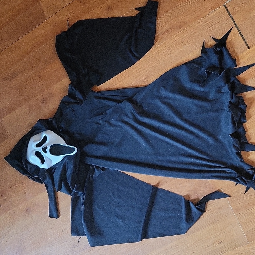 Scream l Ladies l size small l Halloween costume l rubie's l usa made